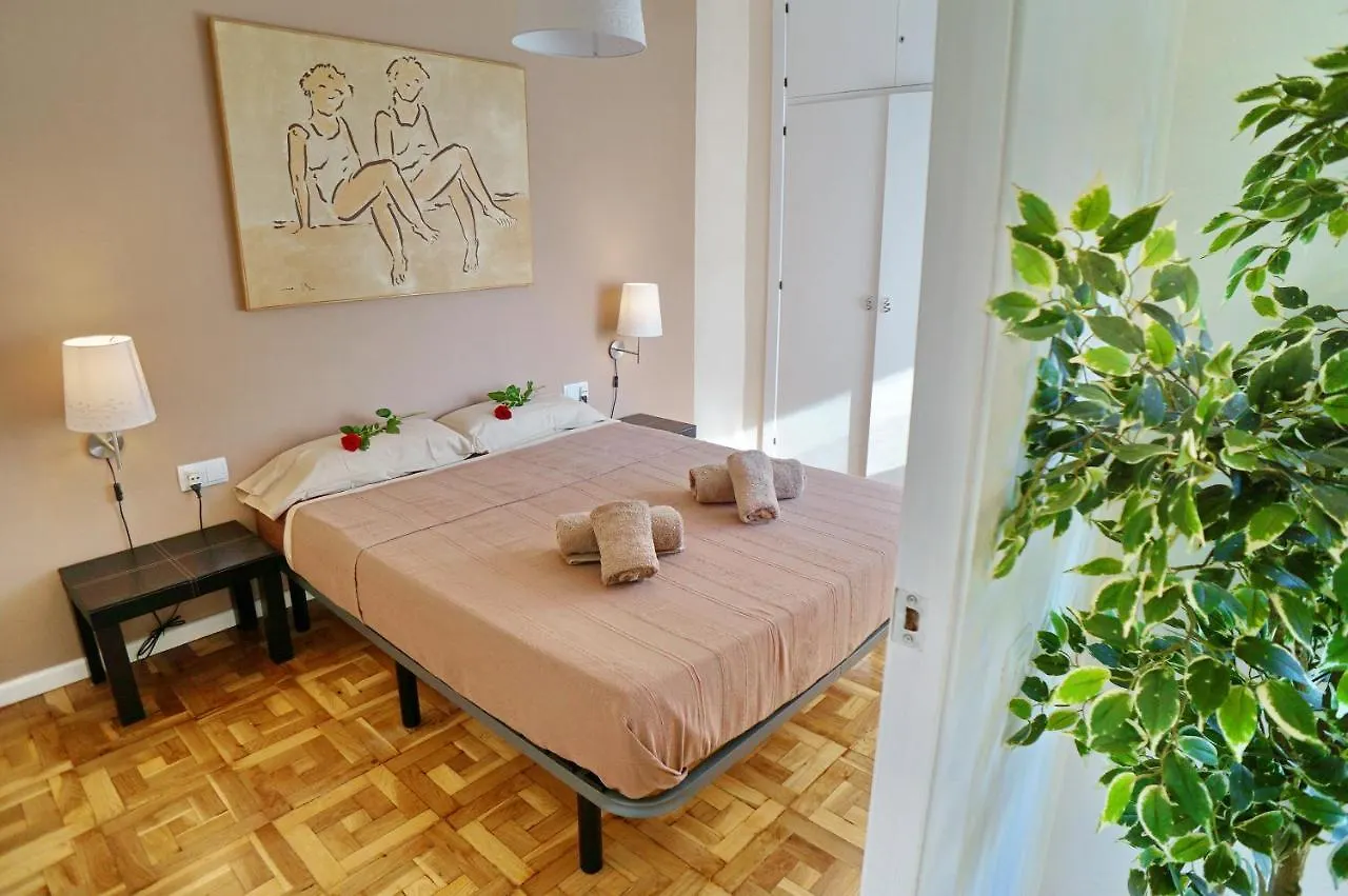 Barcelona4Seasons - Sagrada Familia Apartamento Espanha
